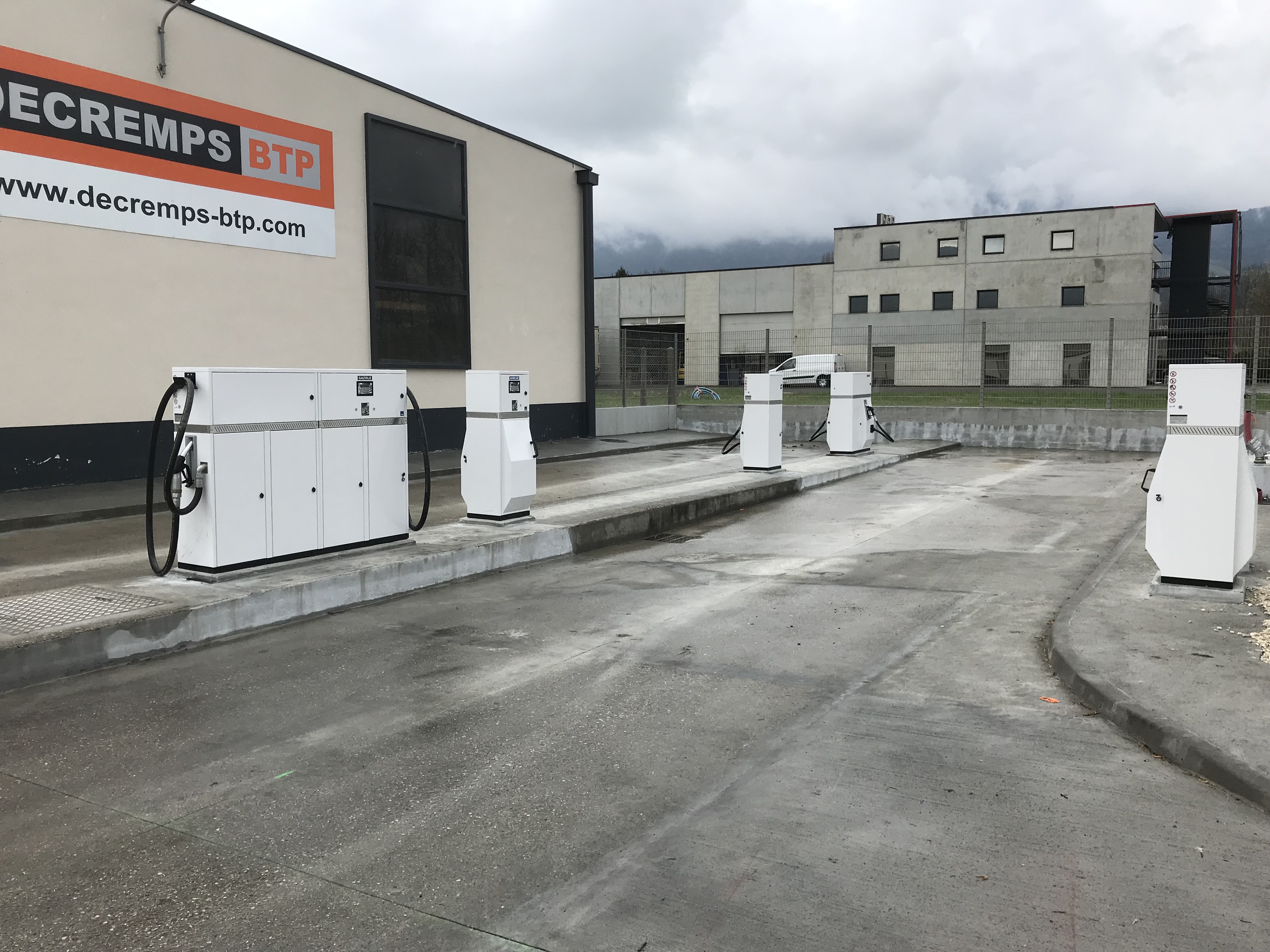 Station carburant NATECH - Équipement de distribution moderne